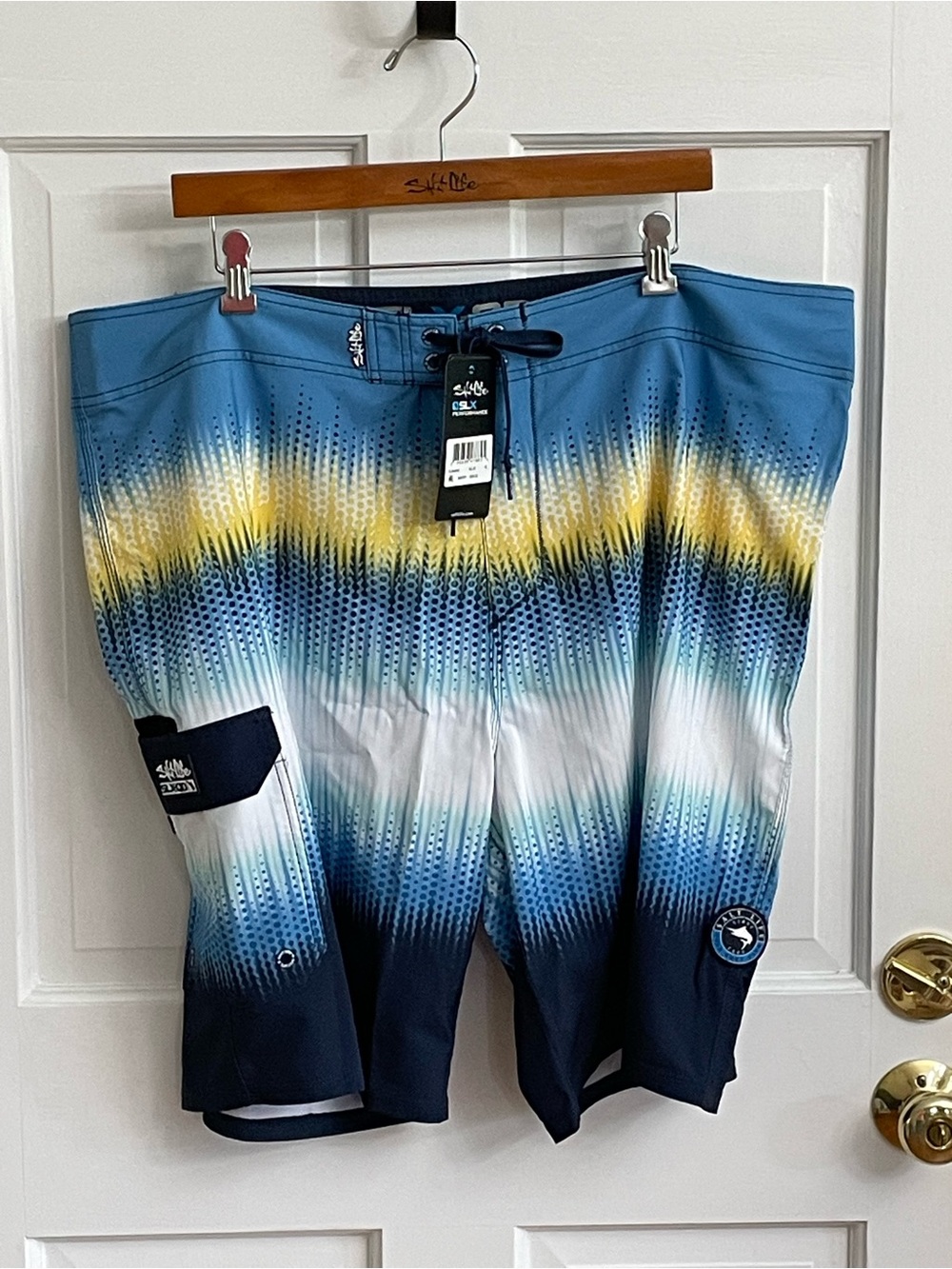 Salt Life Men’s Blue, Yellow & White Gradient Board Shorts